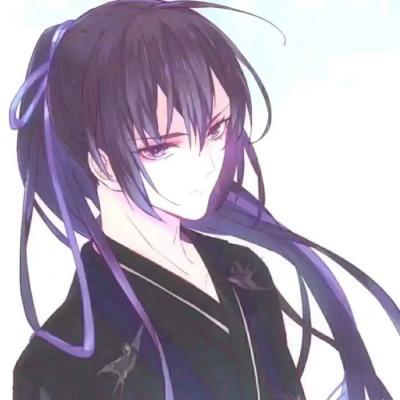 蟒蛇吞鸡后被卡鸡笼